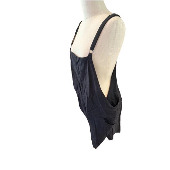 Torrid RomperWomens Size 2 2X. Black Crossback Adjustable Wide Strap Pockets - Picture 7 of 9